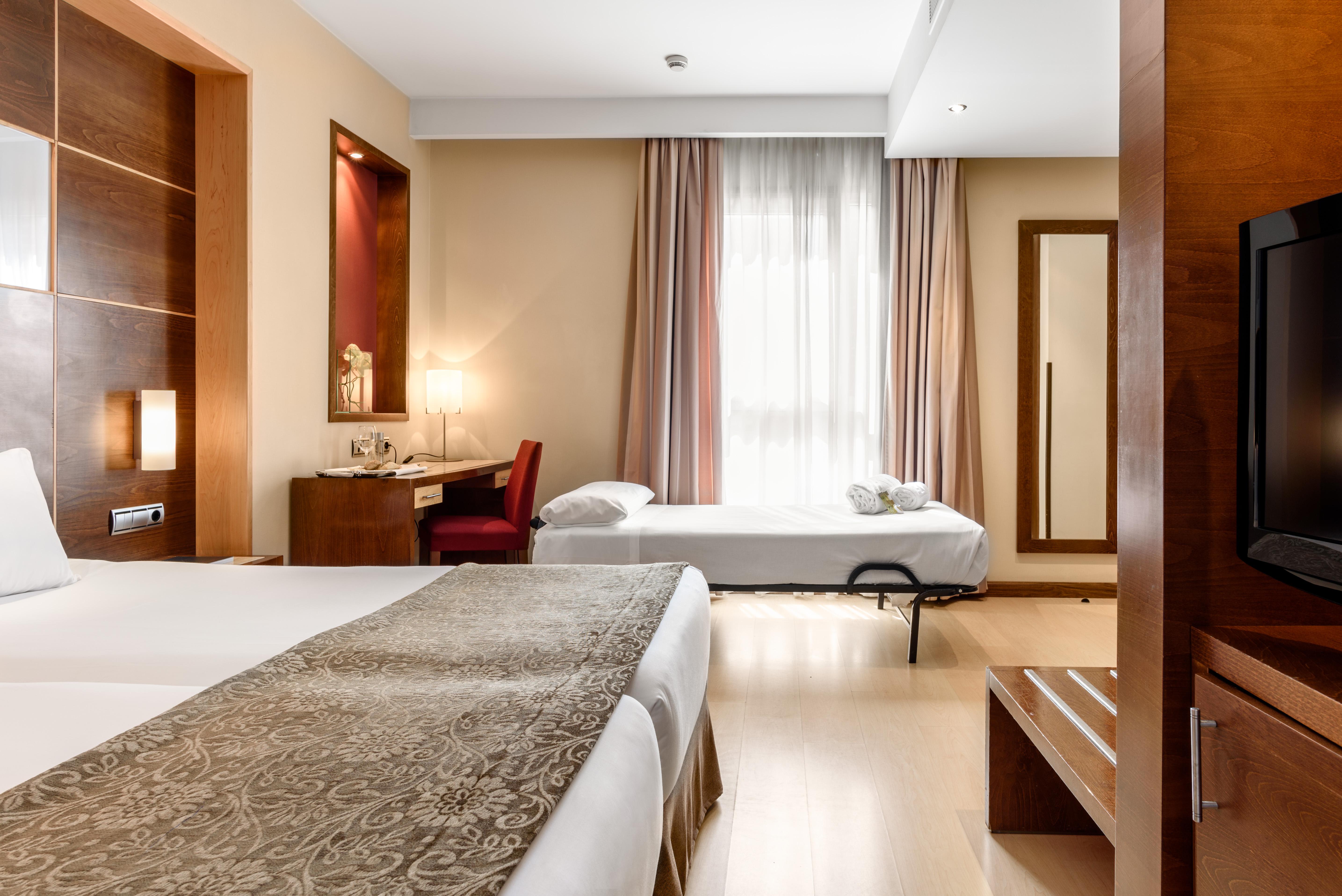 Hotel Exe León Extérieur photo
